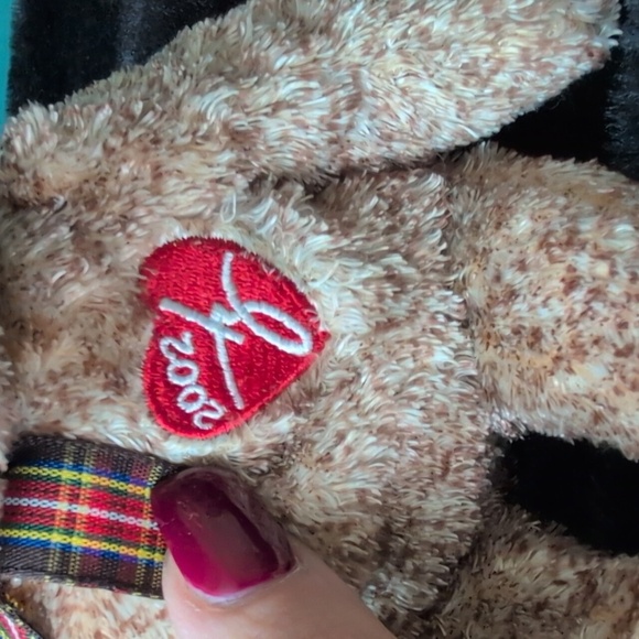 TY 2002 Signature Bear. NWT - Picture 2 of 6
